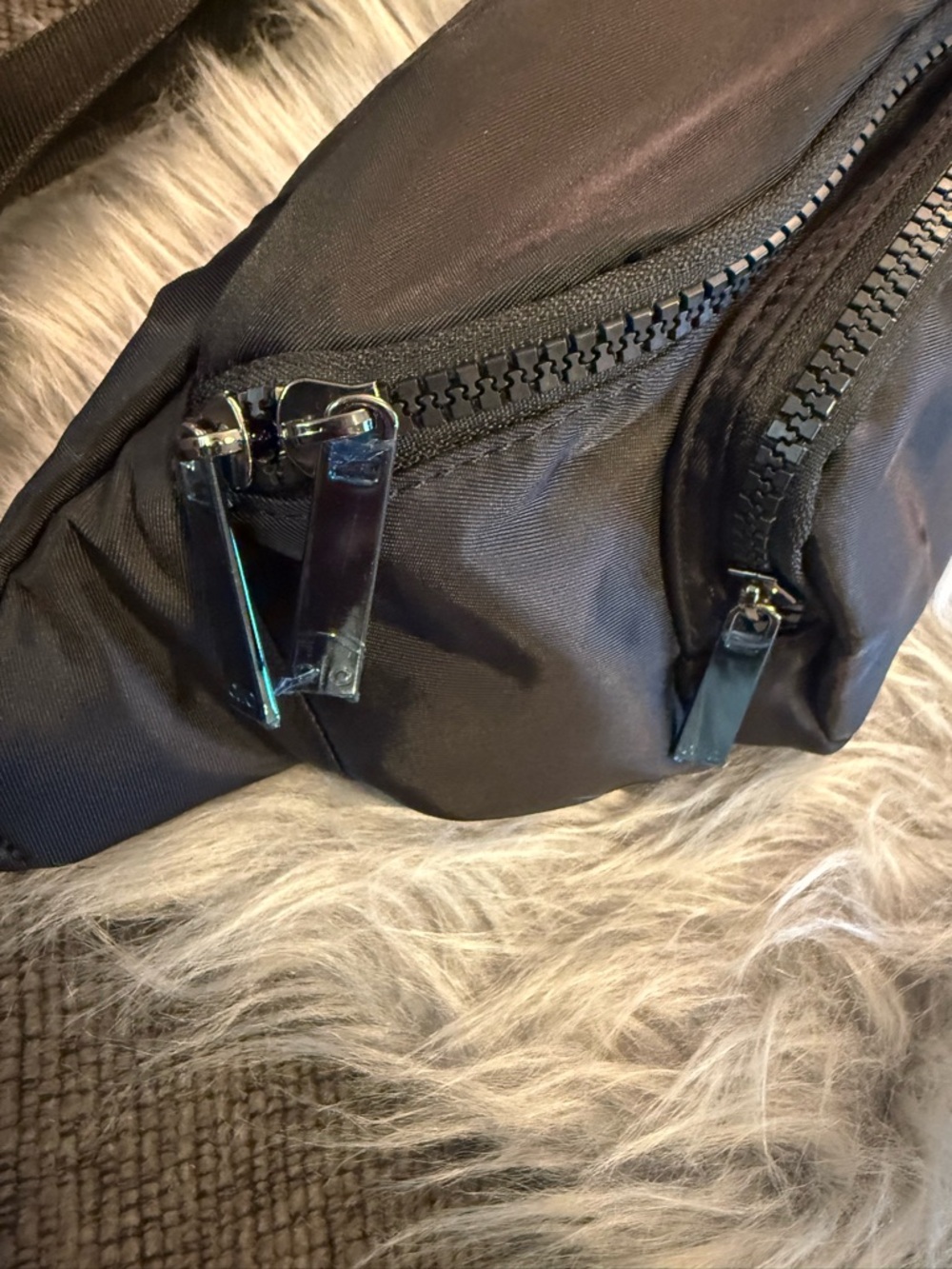 ALO Yoga Black Explorer Fanny Pack/ Belt Bag - Picture 5 of 8
